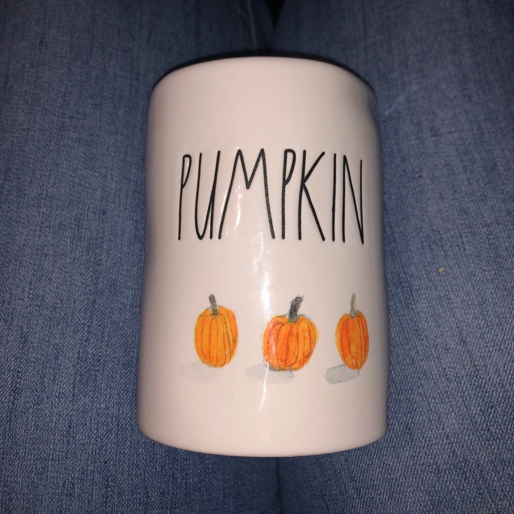 Rae Dunn candle